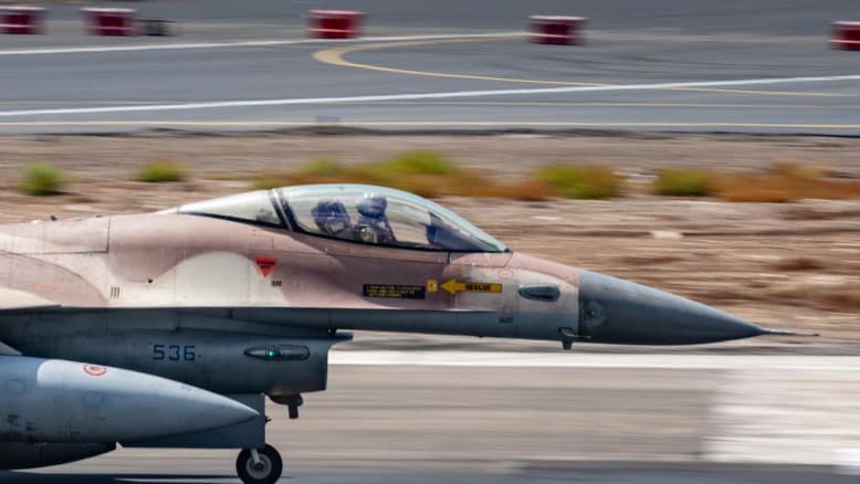 ינון מגל: "באמת תודה שהטייסים טסים, זה התפקיד שלהם"