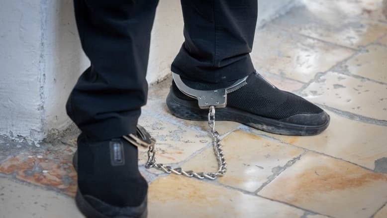 זורעים חרדה ובהלה: 13 בני אדם שפוצצו נפצים ברחובות נעצרו בבני ברק