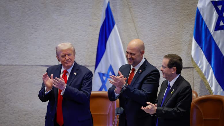 טראמפ התפוצץ על הרצוג בגלל בקשת החנינה: "אמרתי לו שלא אפגוש אותו"