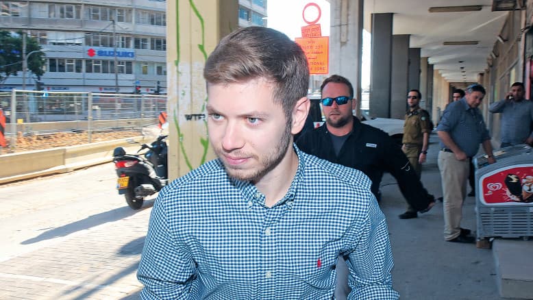 יאיר נתניהו חוטף מכיוון לא צפוי: "למה אבא שלו לא אסף אותו באחד הביקורים לארה"ב?"