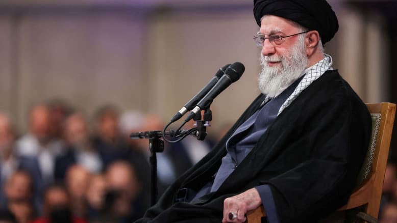 פורים שמח, חמינאי: התזמון של התקיפה באיראן לא מקרי - ועכשיו היא בדילמה | ד"ר ענת הוכברג-מרום