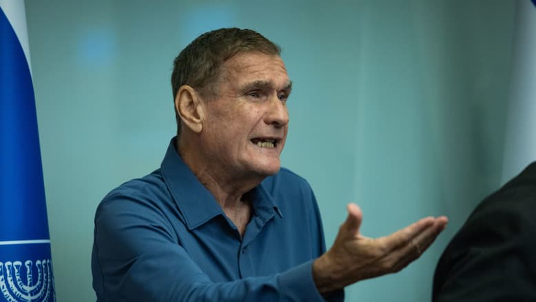 חיים רמון זועם: "תוכנית מטומטמת בגיבוי מלא של נתניהו"