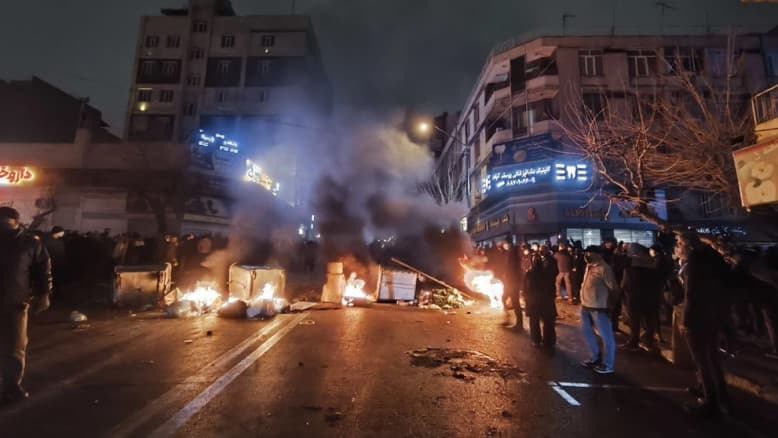 והעיר טהרן צהלה ושמחה: איראן חוגגת את חיסול חמינאי | צפו
