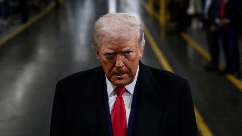 ארה"ב בדרך לתגובה קטלנית באיראן? טראמפ: "תגלו בקרוב מאוד"