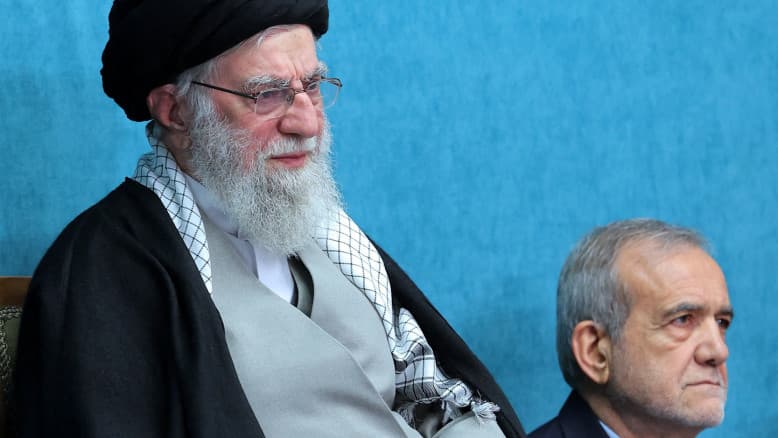 רז צימט: "יש כאלה שאינם שמחים בהכרח על מותו של חמינאי בידי ישראלים"