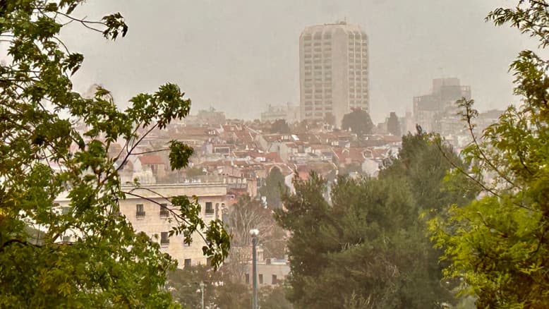 ברקע לתקיפה האיראנית: תחול עלייה קלה בטמפרטורות