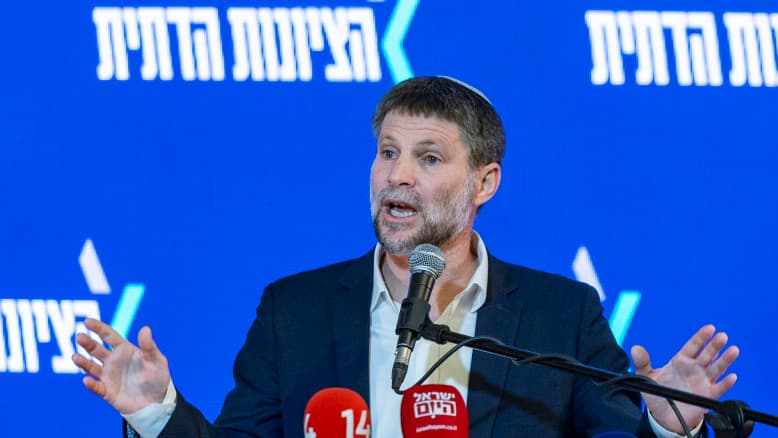 הקואליציה והאופוזיציה ביחד: מתקפה משולבת על בצלאל סמוטריץ'