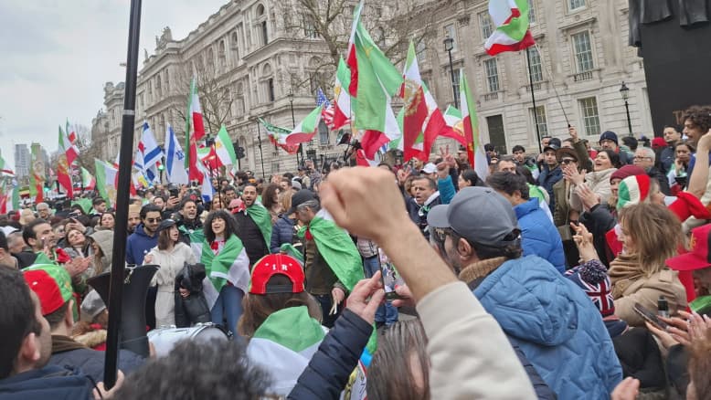 הפגנת תמיכה גדולה ברחובות לונדון: "תודה ישראל, תודה ביבי"| צפו