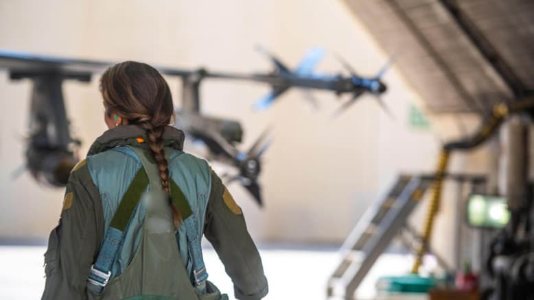 על אפם ועל חמתם של המלהגים: 30 טייסות ונווטות קרב תוקפות באיראן