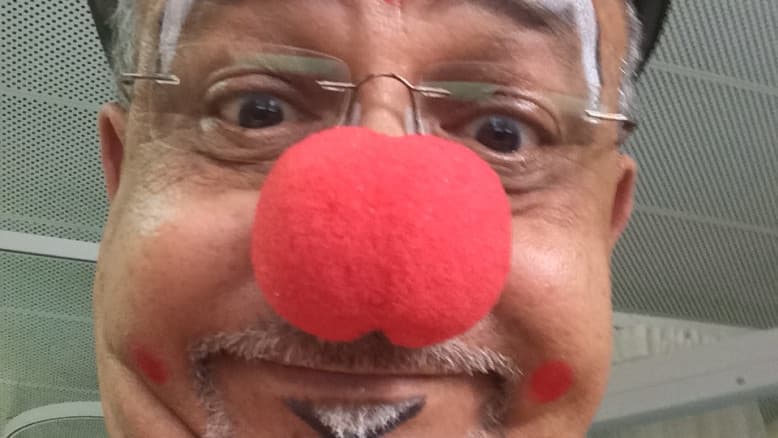 לא רק בדיחה: סיפורם של הליצנים הרפואיים שמצאו שליחות בכאב | דודי פטימר