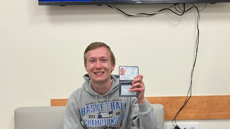 ציונות תחת אש: העולה הראשון מארה"ב מאז פרוץ המלחמה נחת בישראל