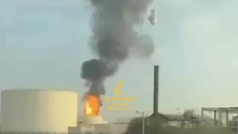 האיראנים ממשיכים לפוצץ את תעשיית הנפט במפרץ: אש ועשן כבד בבחריין | צפו