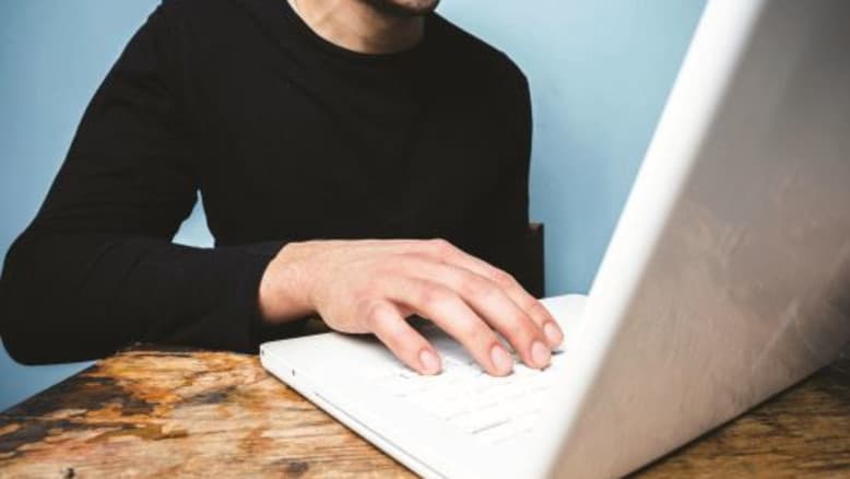 חשד בגני תקווה: הסתנן לקבוצות וואטסאפ של בייביסיטריות - וביקש תמונות