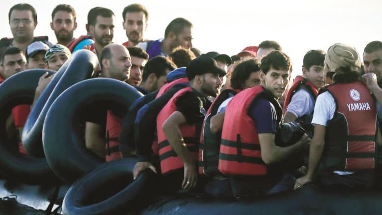 רעידת אדמה במדיניות ההגירה: בריטניה מקדמת חוק שנוי במחלוקת