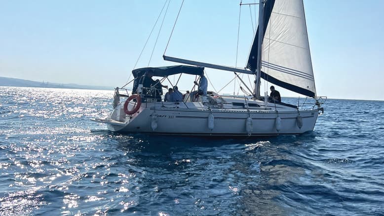 10,000 שקל ויאכטה - במקום טיסה: כך תצאו מישראל כשהשמיים סגורים