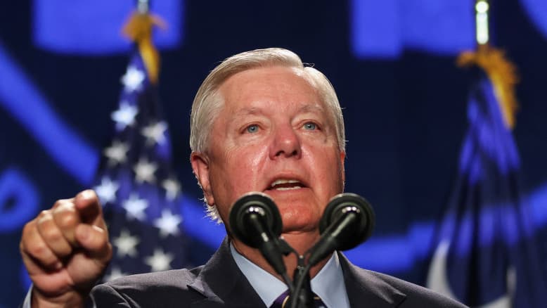 "היזהרו בתקיפת מתקני הנפט באיראן": לינדזי גרהאם כועס על ישראל