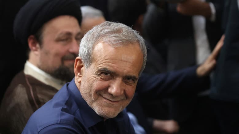 נשיא איראן מכה על חטא: "מתנצל בפני המדינות שהותקפו"