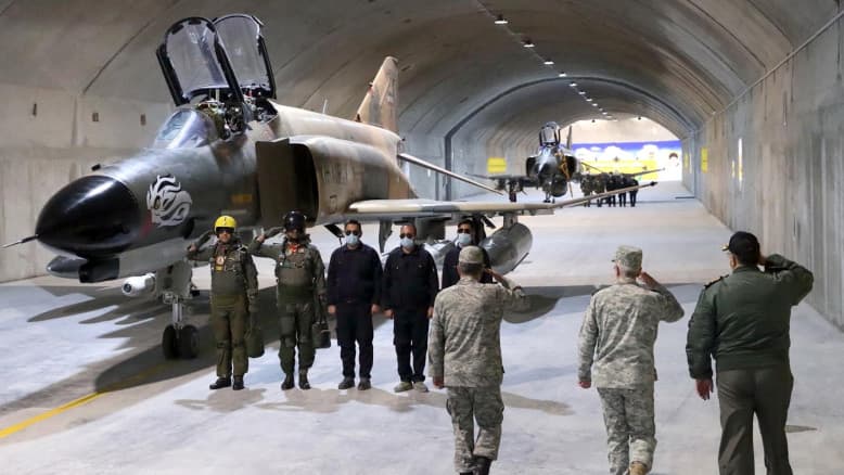 מוזיאון בשמיים: עם מטוסים מתקופת מלחמת ויאנטם - איראן נחשפת בחולשתה הגדולה