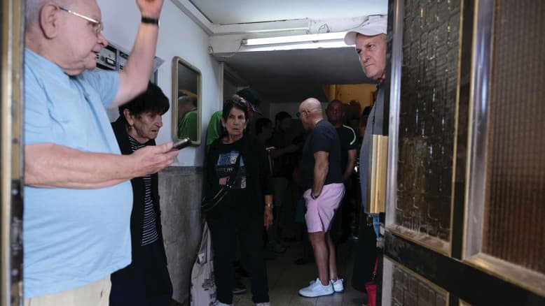 יותר נפגעים בדרך למרחב המוגן: מעל 400 ישראלים נפצעו במהלך האזעקות