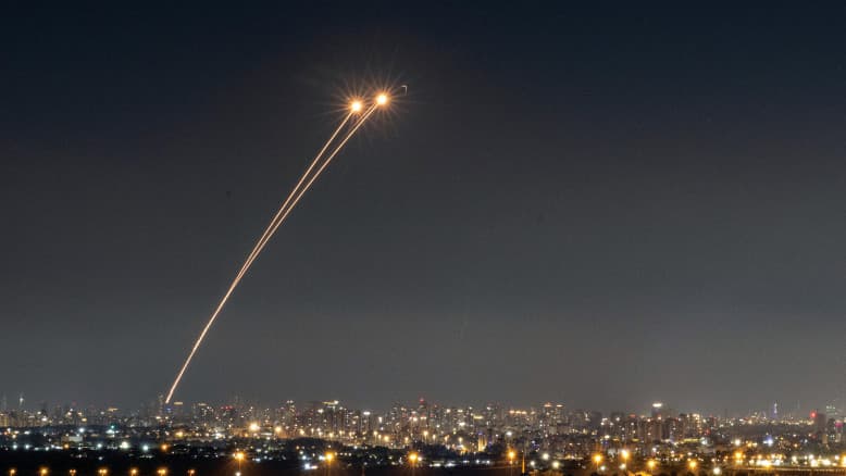 אזעקות לאורך הלילה בצפון ובמרכז; פיקוד העורף מעדכן הנחיות