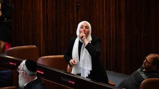 חוגגים הצלחת נשים ערביות, אך חוסמים דרכן למוקדי הכוח