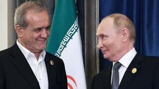 דיווח: רוסיה מעבירה לאיראן מודיעין על כוחות אמריקניים במזרח התיכון