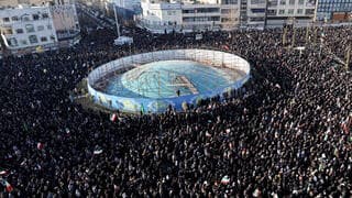 מות המנהיג: הרגע שבו אימפריה דתית מתנדנדת